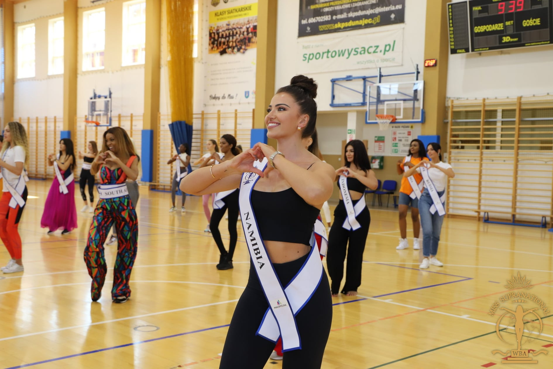 candidatas a miss supranational 2021: final: 21 de agosto. - Página 48 RRA69s