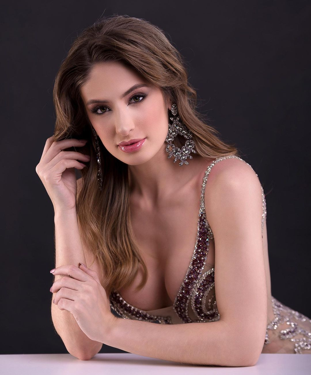 candidatas a nlatinoamericana universal 2021. final: 08 oct. Ry3La2