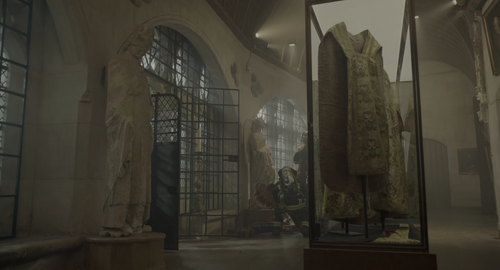 Notre Dame.On.Fire.2022.2160p.Pad HDR.UHD.BluRay.AAC.x265 10bit HDSPad.mp4 20220727 202601.474.png