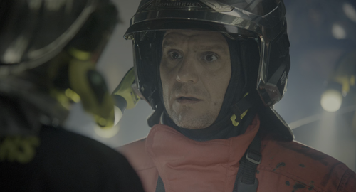 Notre Dame.On.Fire.2022.2160p.Pad HDR.UHD.BluRay.AAC.x265 10bit HDSPad.mp4 20220727 202550.345.png