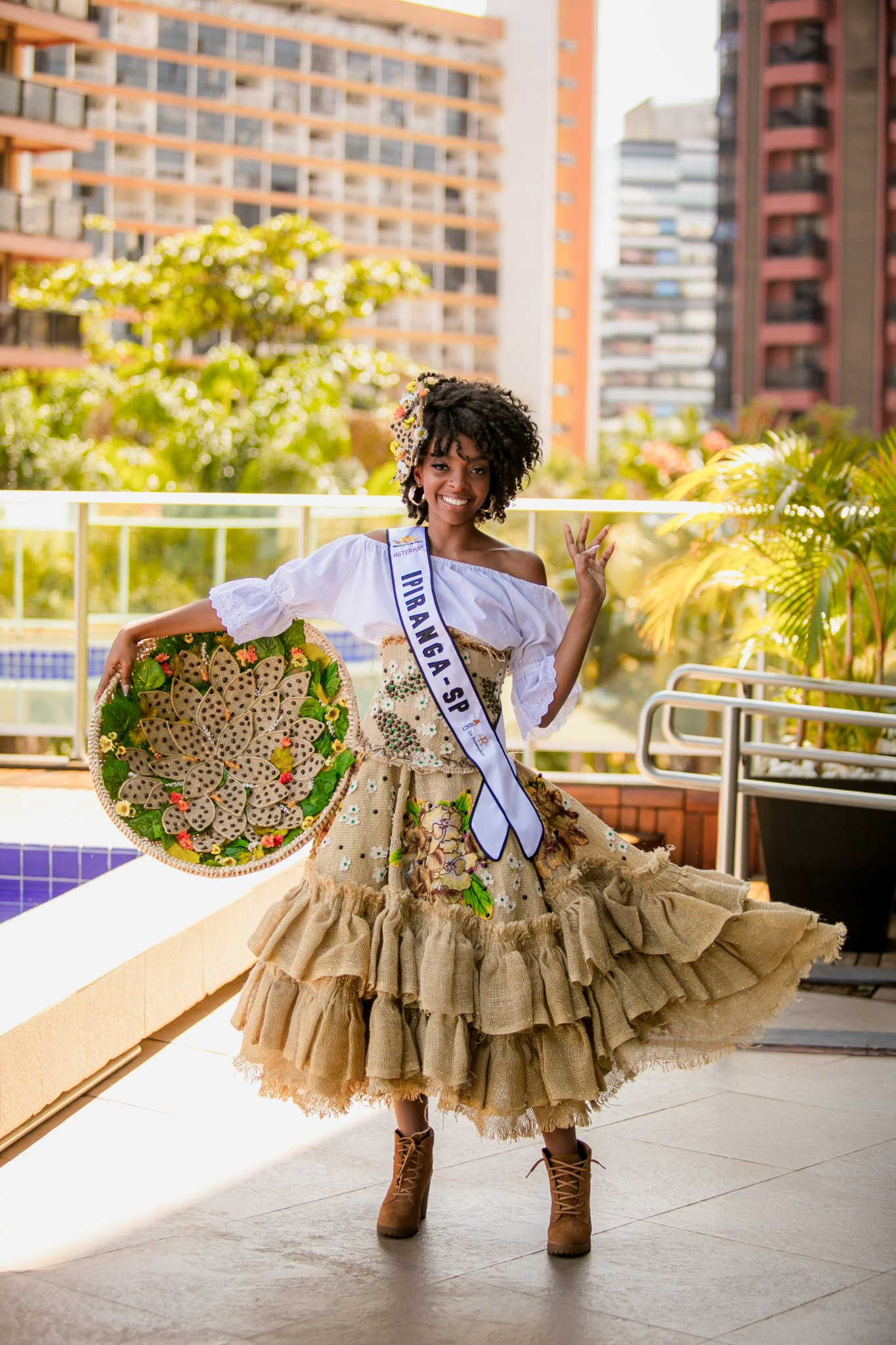 vencedora de traje regional de miss brasil mundo 2022: miss santa catarina. - Página 3 SQ3qV1