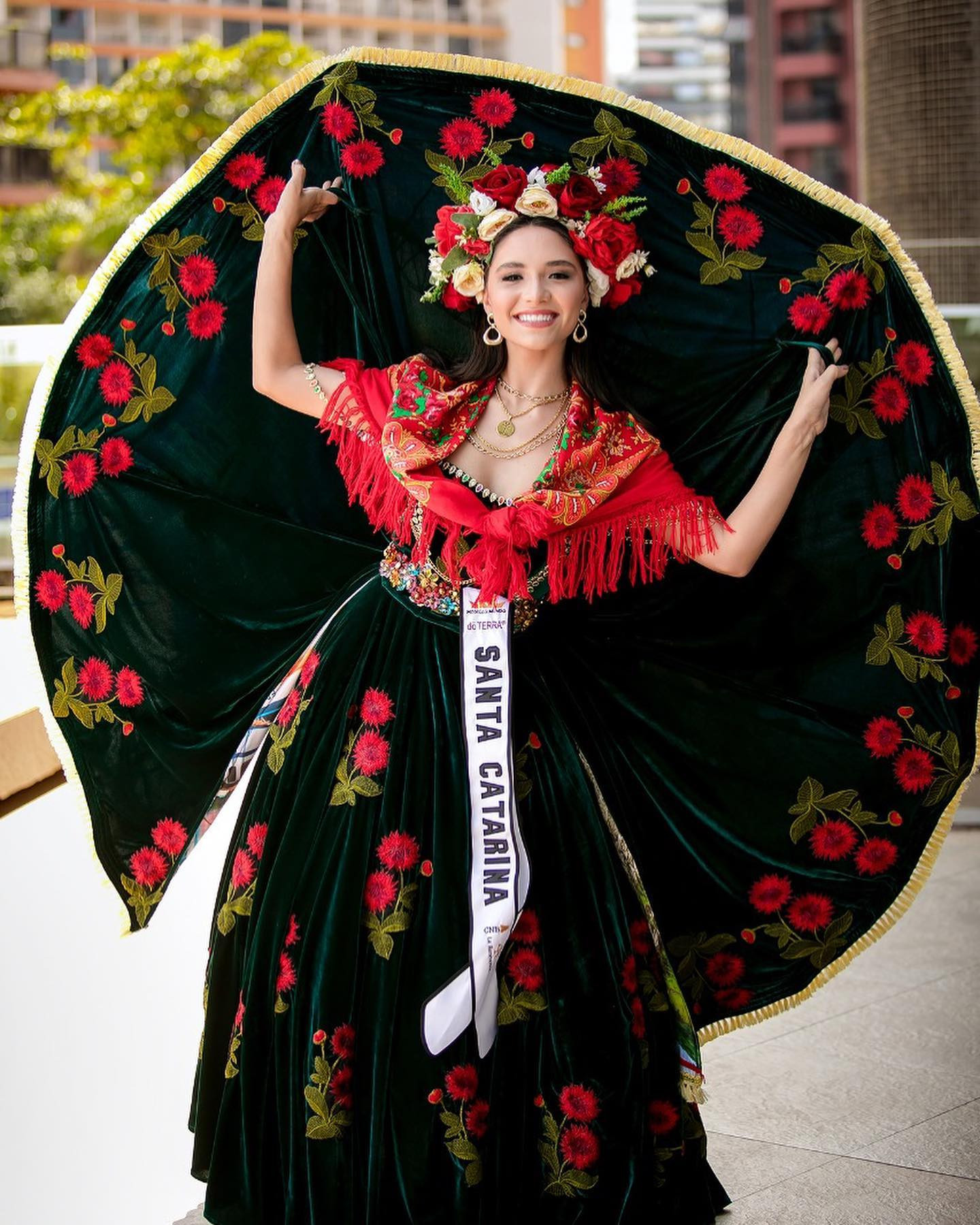 vencedora de traje regional de miss brasil mundo 2022: miss santa catarina. SQJrxt