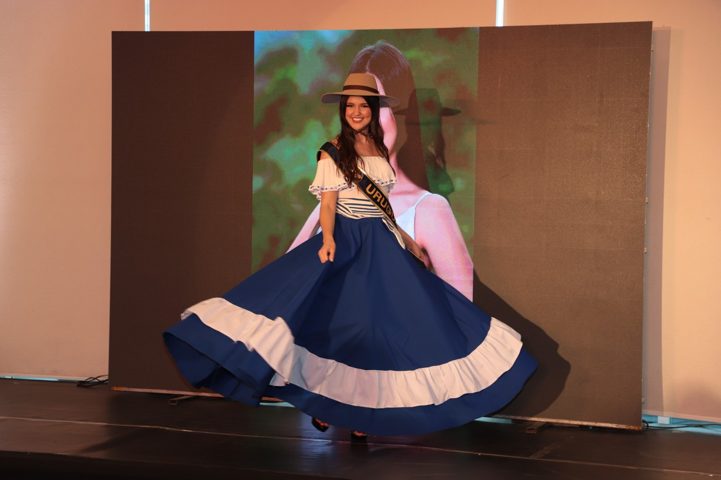 candidatas a miss continentes unidos 2022. final: 6 agosto. - Página 25 SZRQS4