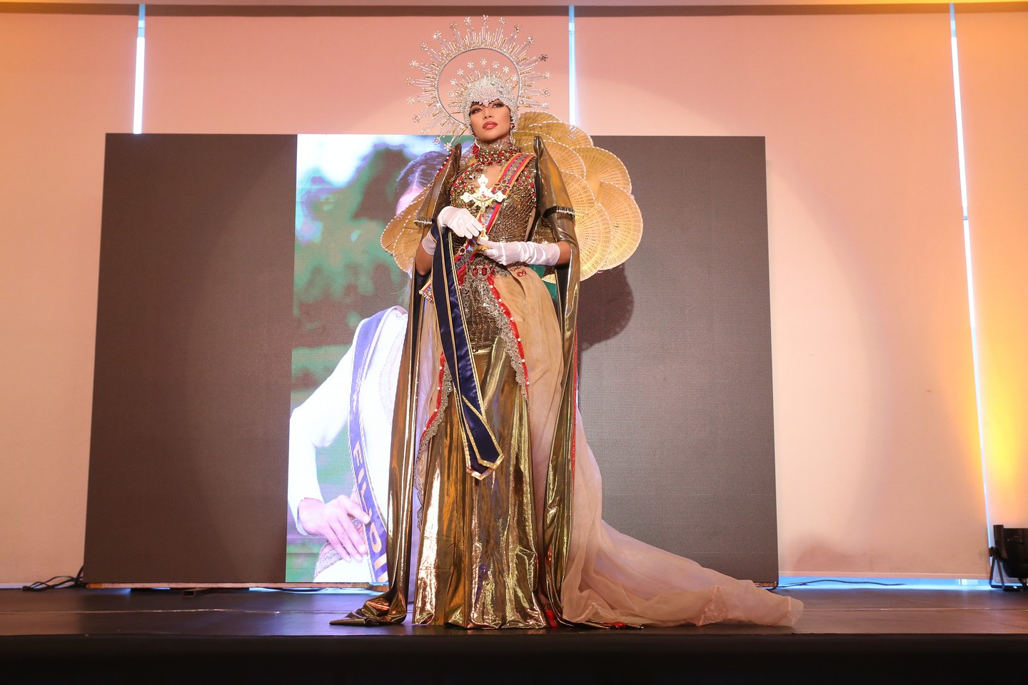 candidatas a miss continentes unidos 2022. final: 6 agosto. - Página 24 SZf92e