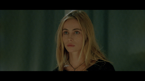 Nathalie.2003.BluRay.REMUX.1080p.AVC.DTS HD.MA5.1 HDS.mkv 20220806 083850.480.png