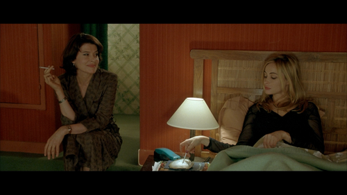 Nathalie.2003.BluRay.REMUX.1080p.AVC.DTS HD.MA5.1 HDS.mkv 20220806 083553.829.png