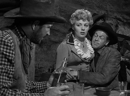 Winchester.73.1950.1080p.BluRay.DTS.x264 HDS.mkv 20220811 172522.915.png