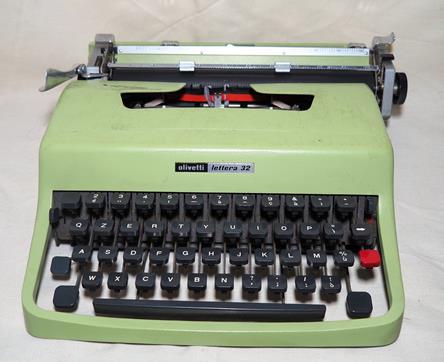 OGS0001 Macchina da scrivere Lettera 32 2.jpg