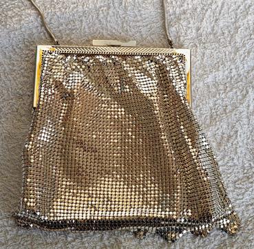 ACF0123 Borsetta argento 1.jpg