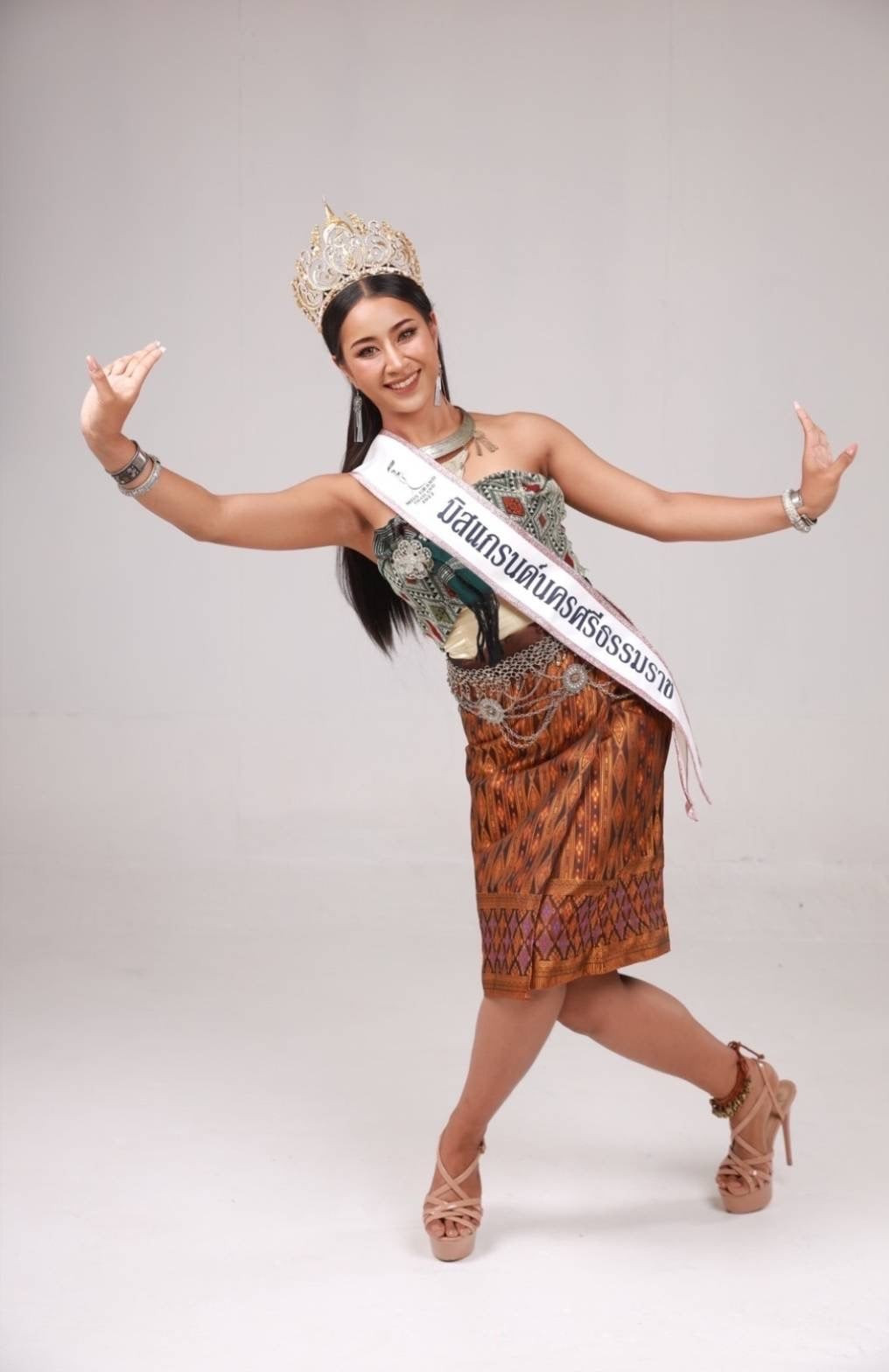 candidatas a miss grand thailand 2022. final: 30 abril. - Página 28 VOGskJ