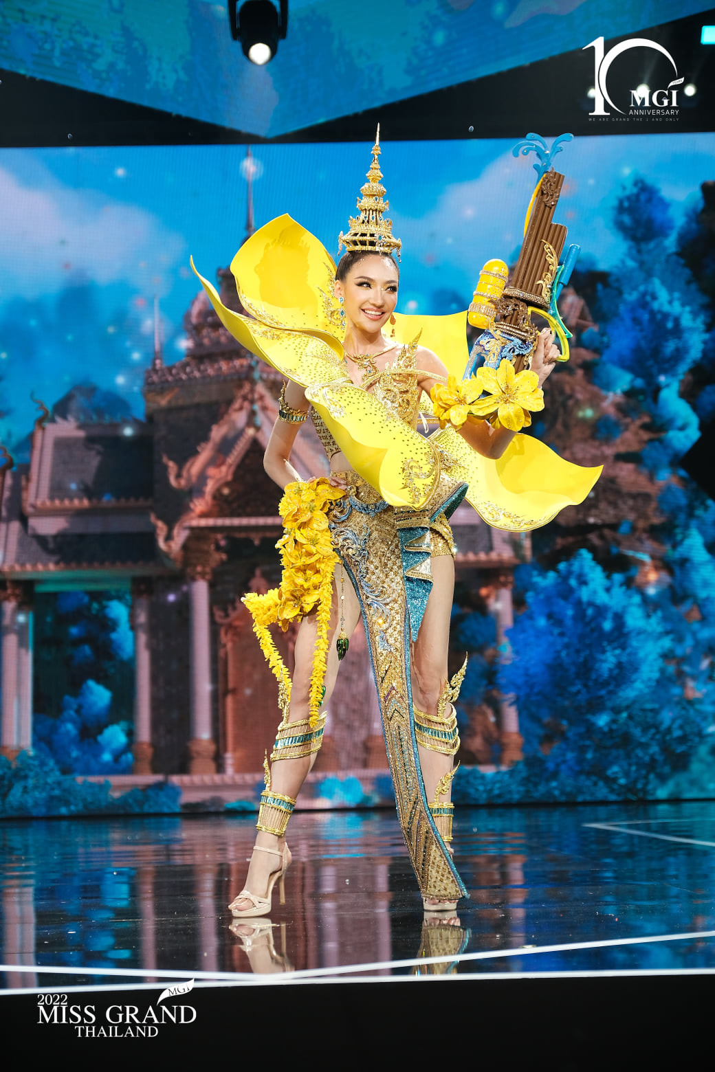 trajes tipicos de candidatas a miss grand thailand 2022. VZWhaS