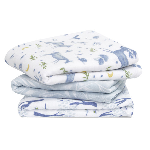 AMSO300001 1 baby organic muslin musy square outdoors 3pack.jpg