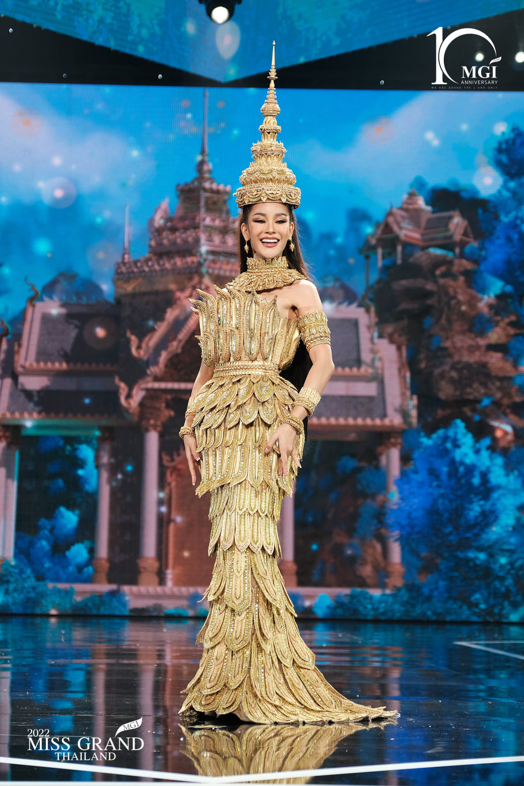 trajes tipicos de candidatas a miss grand thailand 2022. - Página 4 VtVgR9