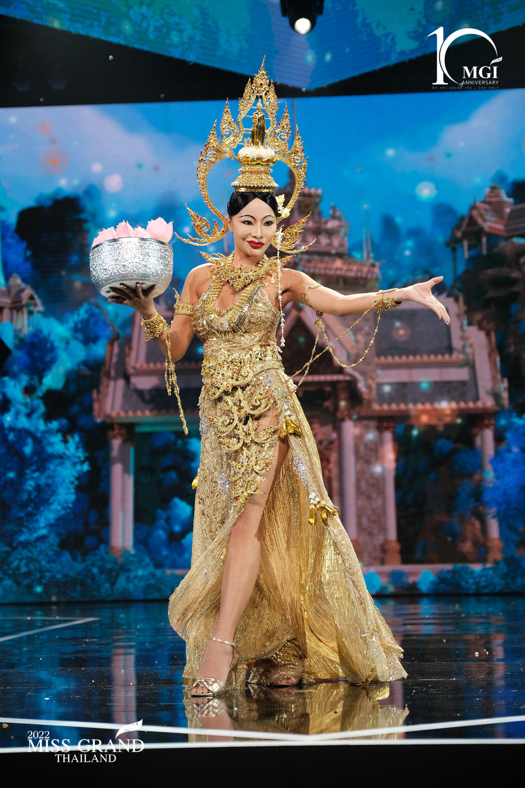 trajes tipicos de candidatas a miss grand thailand 2022. - Página 5 VtgXnV