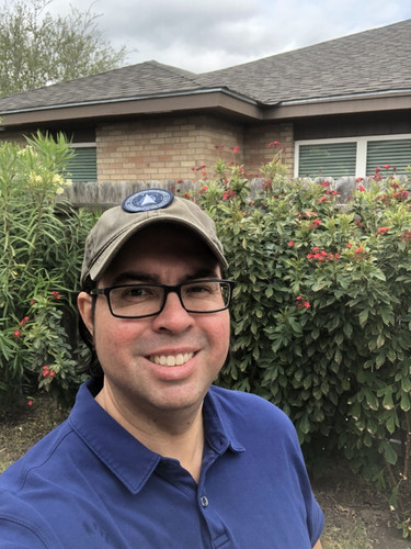 my profile pic4 backyard casual.jpg