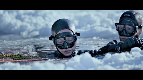 Hold.Your.Breath.The.Ice.Dive.2022.1080p.NF.WEB DL.DDP5.1.x264 GeTrEKT.mkv snapshot 08.34 [2022.05.0.png