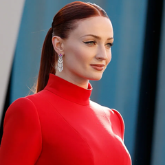 SophieTurner Pl02.png