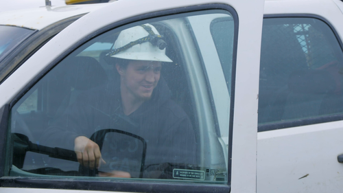 Hoffman.Family.Gold.S01E05.Fortune.in.the.Wash.1080p.AMZN.WEB DL.DDP2.0.H.264 NTb 003.png