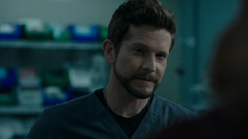 The.Resident.S05E20.Fork.in.the.Road.720p.AMZN.WEB DL.DDP5.1.H.264 KiNGS.mkv snapshot 27.42.717.jpg