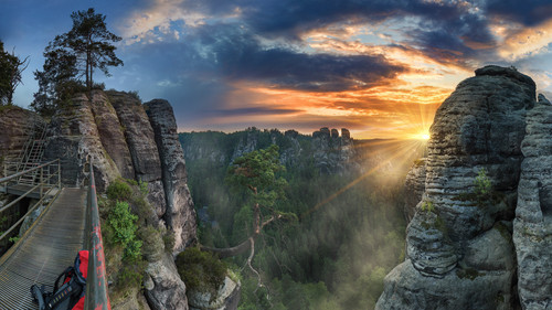 Morning hiking in Elbe Sandstone Mountains near the Bastei, Germany 1080p.jpg