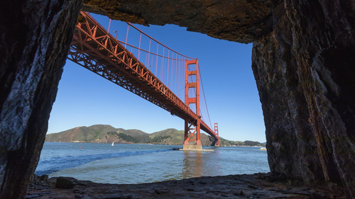 Rocks framing Golden Gate Bridge, San Francisco, California, USA 1080p.jpg
