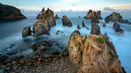 Gigi Hiu rock formation at Kelumbayan beach, Lampung, Sumatra, Indonesia 1080p.jpg