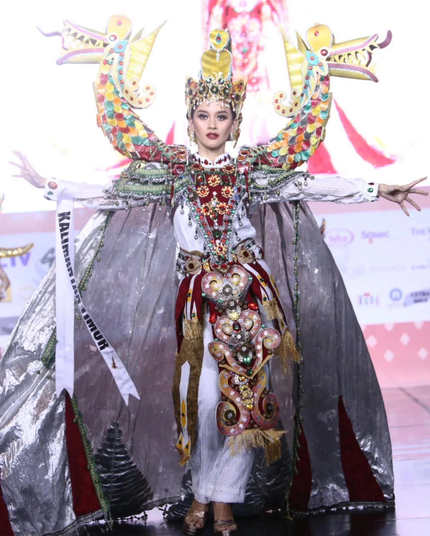 candidatas a puteri indonesia 2022. final: 27 may. - Página 33 XCUCMP