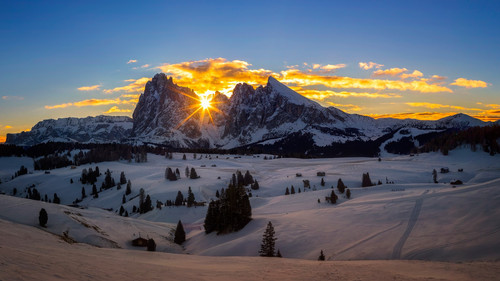 Winter Paradise sunrise at Alpe di Siusi, Seiser Alm, Dolomites, South Tyrol, Italy 1080p