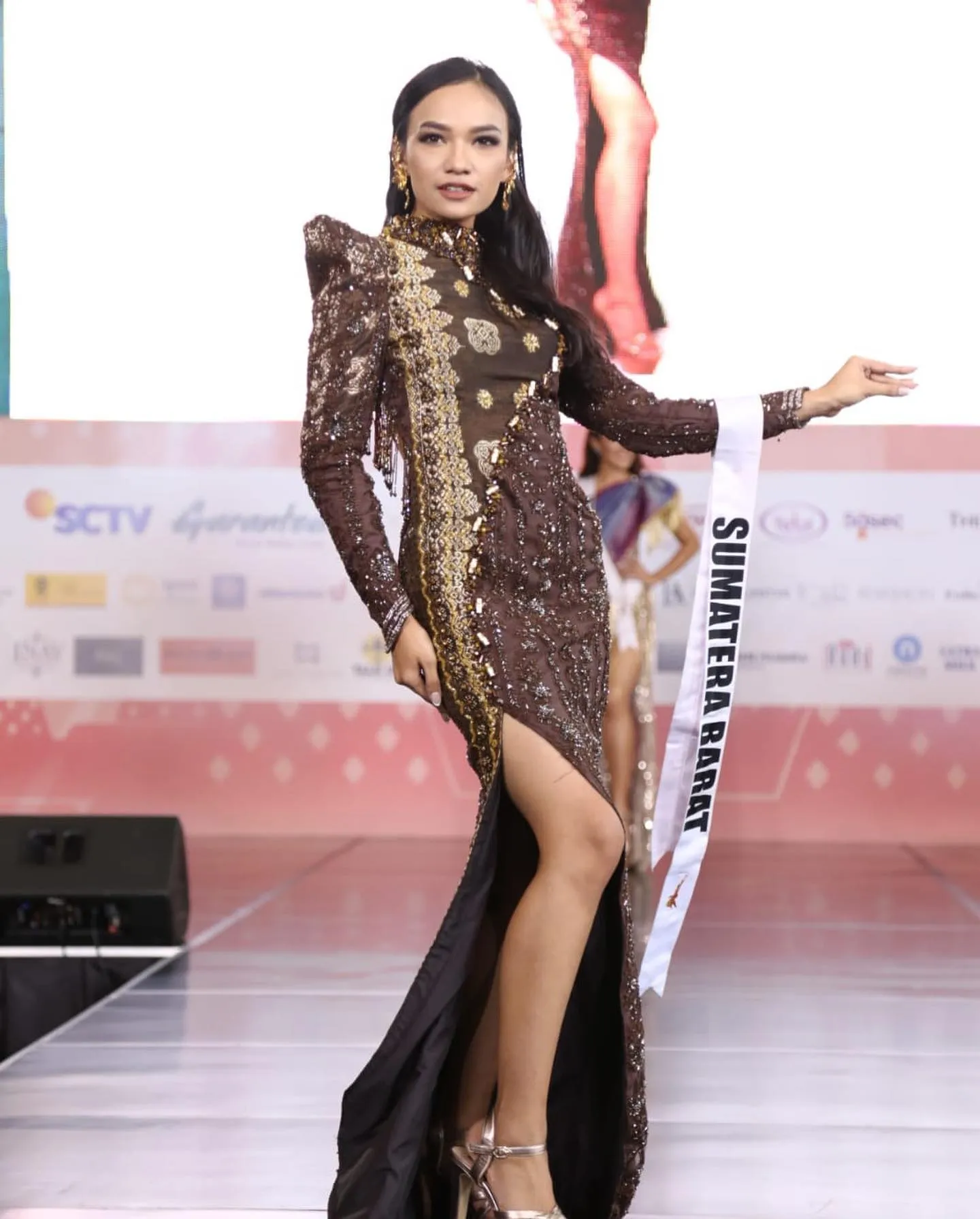 candidatas a puteri indonesia 2022. final: 27 may. - Página 34 XT3pp9