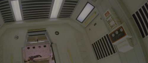 Lifeforce.1985.2160p.HDR.UHD.BluRay.TrueHD.7.1.x265 10bit HDS.mkv 20220529 154938.994.png