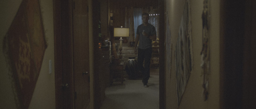 The.Guest.2014.2160p.HDR.UHD.BluRay.DTS HD.MA.5.1.x265 10bit HDS.mkv 20220603 142104.721.png