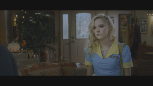 The.Guest.2014.UHD.BluRay.REMUX.2160p.HEVC.DTS HD.MA5.1 HDS.mkv 20220603 142203.290.png