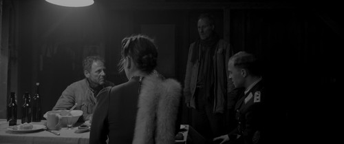 The.Captain.2017.1080p.Pad HDR.UHD.BluRay.AAC.x265 10bit HDSPad.mp4 20220523 133955.938.jpg