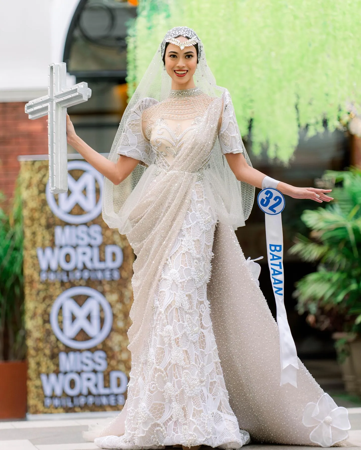 24 - negros occidental vence miss world philippines 2022. - Página 27 Xi0HGI