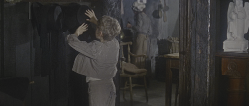 Oliver!.1968.2160p.HDR.UHD.BluRay.TrueHD.7.1.Atmos.2Audio.x265 10bit HDS.mkv 20220602 062332.702.png