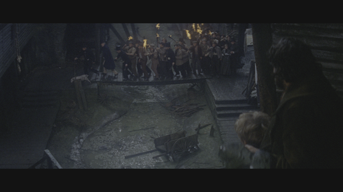 Oliver!.1968.UHD.BluRay.REMUX.2160p.HEVC.TrueHD7.1.Atmos HDS.mkv 20220602 064013.199.png