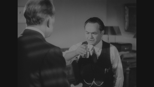 DOUBLE INDEMNITY t00.mkv 20220605 061453.139.png