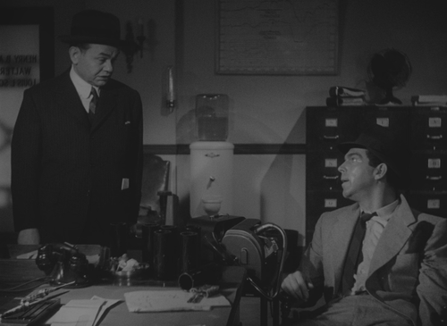 Double.Indemnity.1944.2160p.HDR.UHD.BluRay.DD1.0.x265 10bit HDS.mkv 20220605 062441.001.png