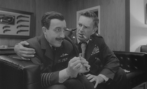 Dr.Strangelove.Or.How.I.Learned.to.Stop.Worrying.and.Love.the.Bomb.1964.2160p.HDR.UHD.BluRay.DTS HD..png