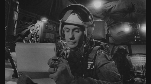 Dr.Strangelove.Or.How.I.Learned.to.Stop.Worrying.and.Love.the.Bomb.1964.UHD.BluRay.REMUX.2160p.HEVC..png