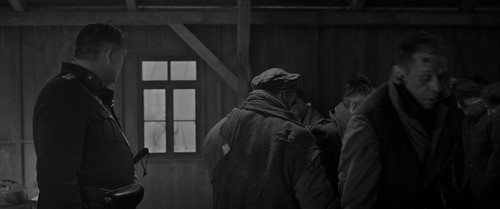 The.Captain.2017.2160p.HDR.UHD.BluRay.DTS HD.MA.5.1.x265 10bit HDS.mkv 20220523 193243.422.jpg