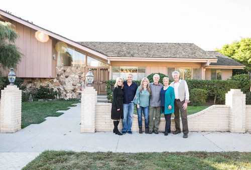 brady bunch house reunion hgtv full.jpg