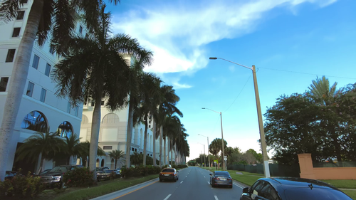Designing.Miami.S01E01.Welcome.to.Miami.1080p.NF.WEB DL.DDP5.1.H.264 SMURF.thumb 01.png