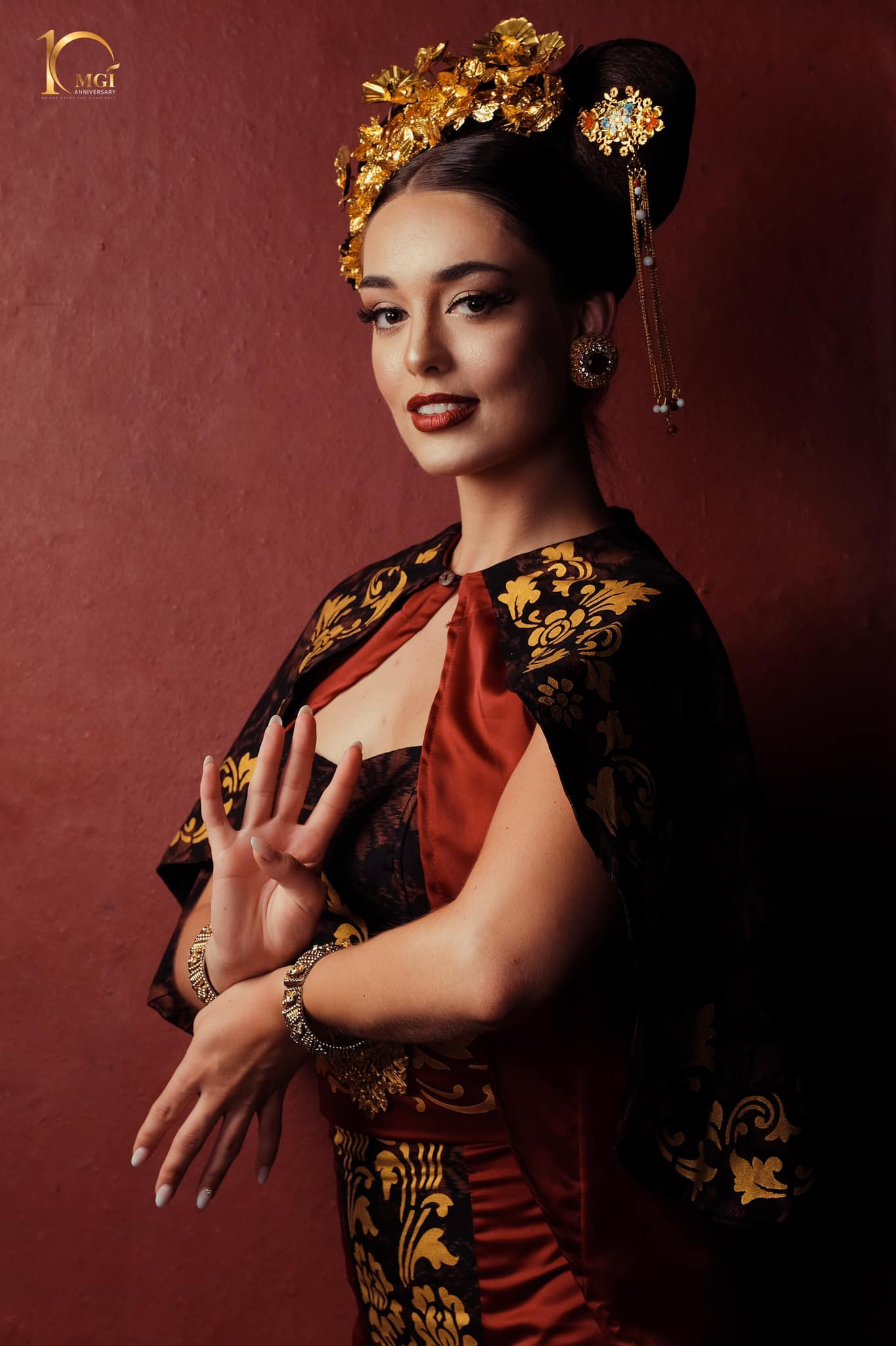  traje tradicional indonesio de candidatas a miss grand international 2022.	 - Página 3 ZpDZrP