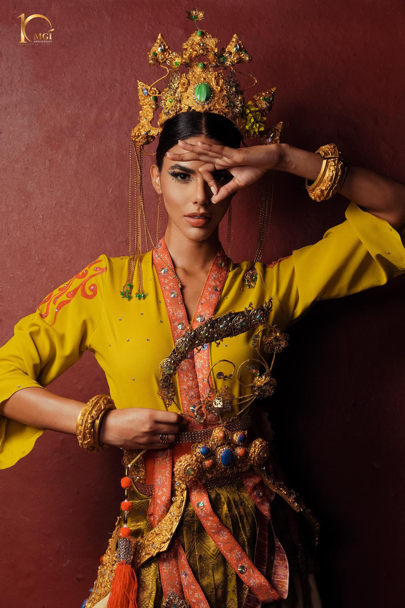  traje tradicional indonesio de candidatas a miss grand international 2022.	 - Página 2 ZpL1HJ