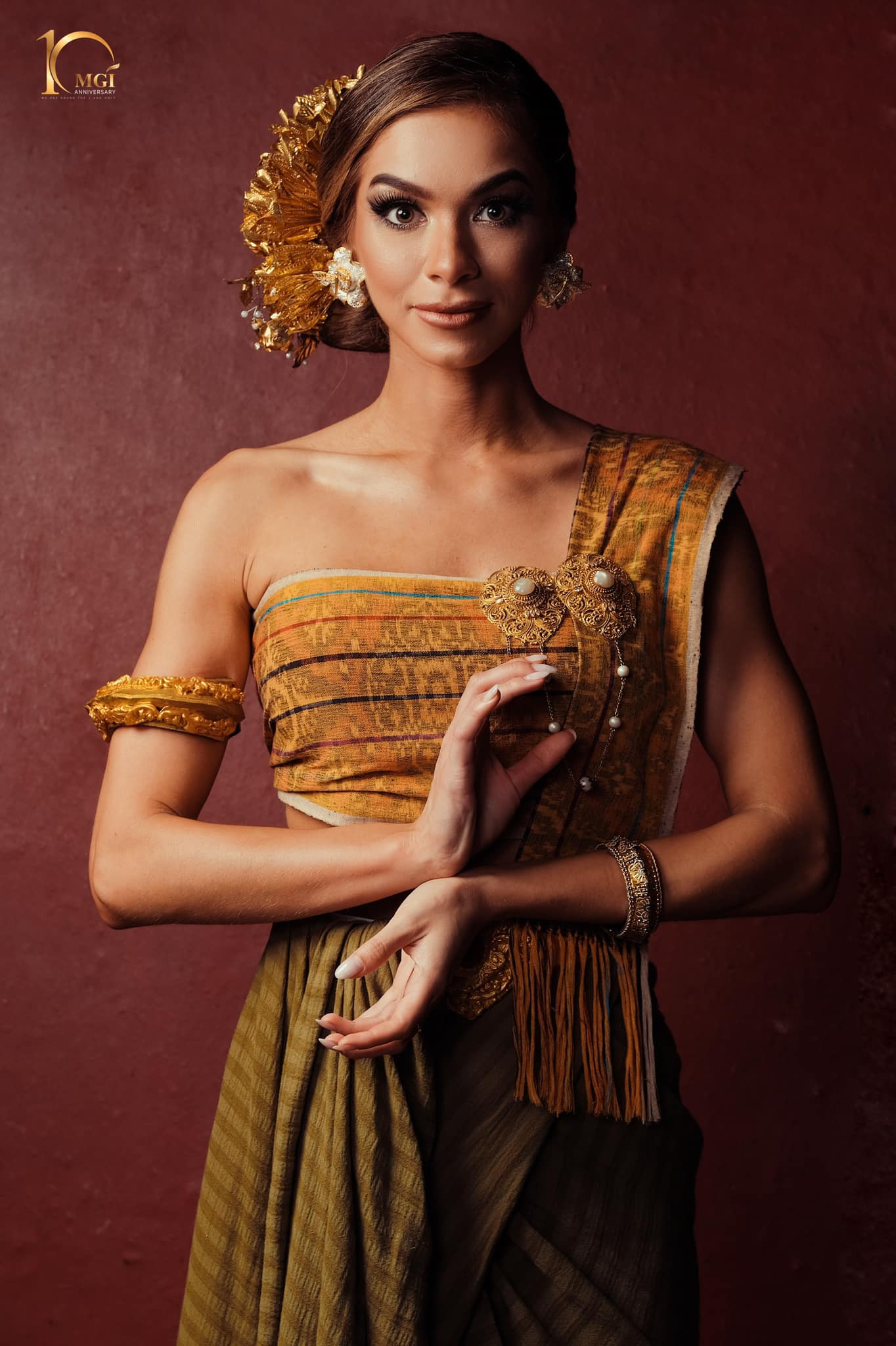  traje tradicional indonesio de candidatas a miss grand international 2022.	 ZpSQHB