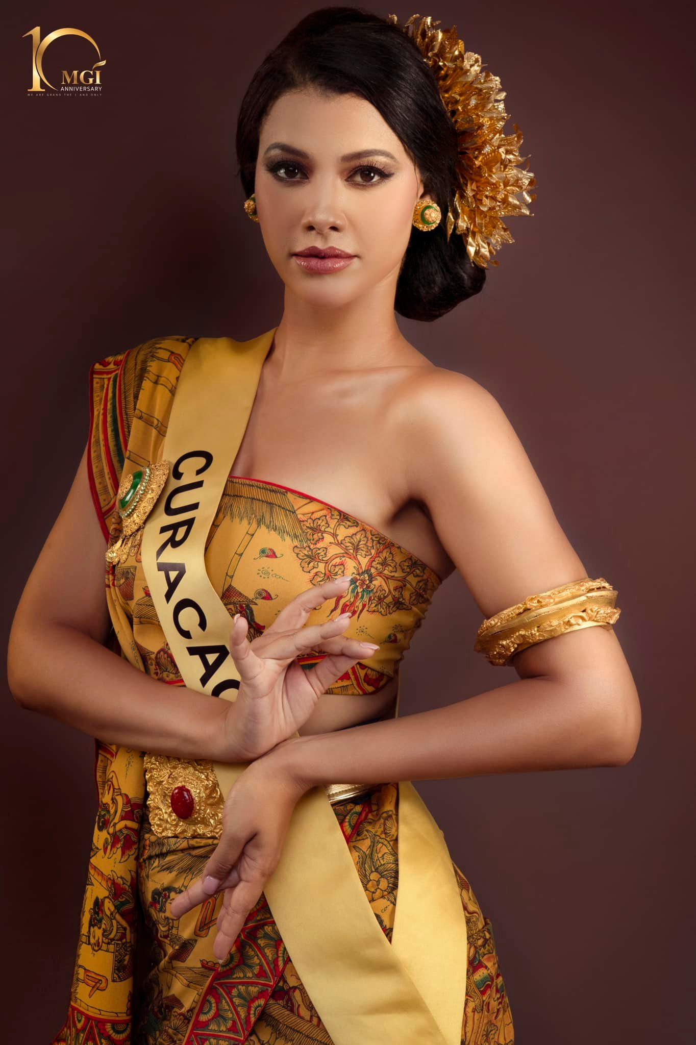  traje tradicional indonesio de candidatas a miss grand international 2022.	 - Página 2 ZpUk0v