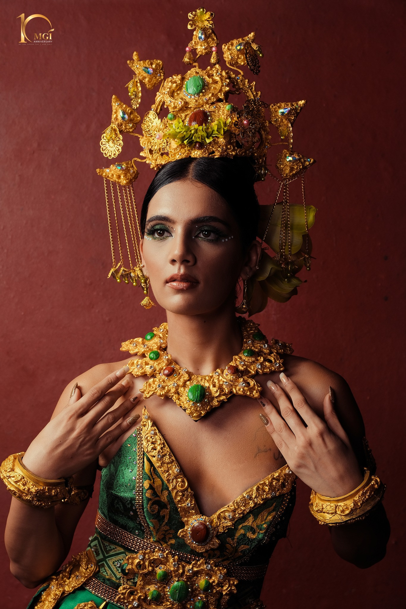  traje tradicional indonesio de candidatas a miss grand international 2022.	 - Página 2 ZpZ0jR