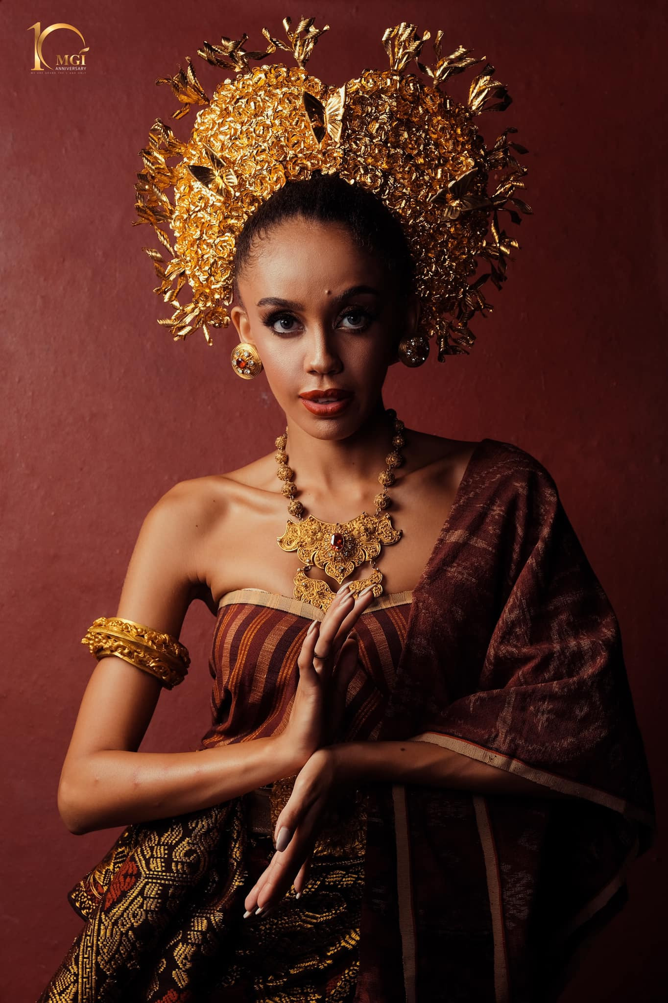  traje tradicional indonesio de candidatas a miss grand international 2022.	 - Página 5 ZppcLx