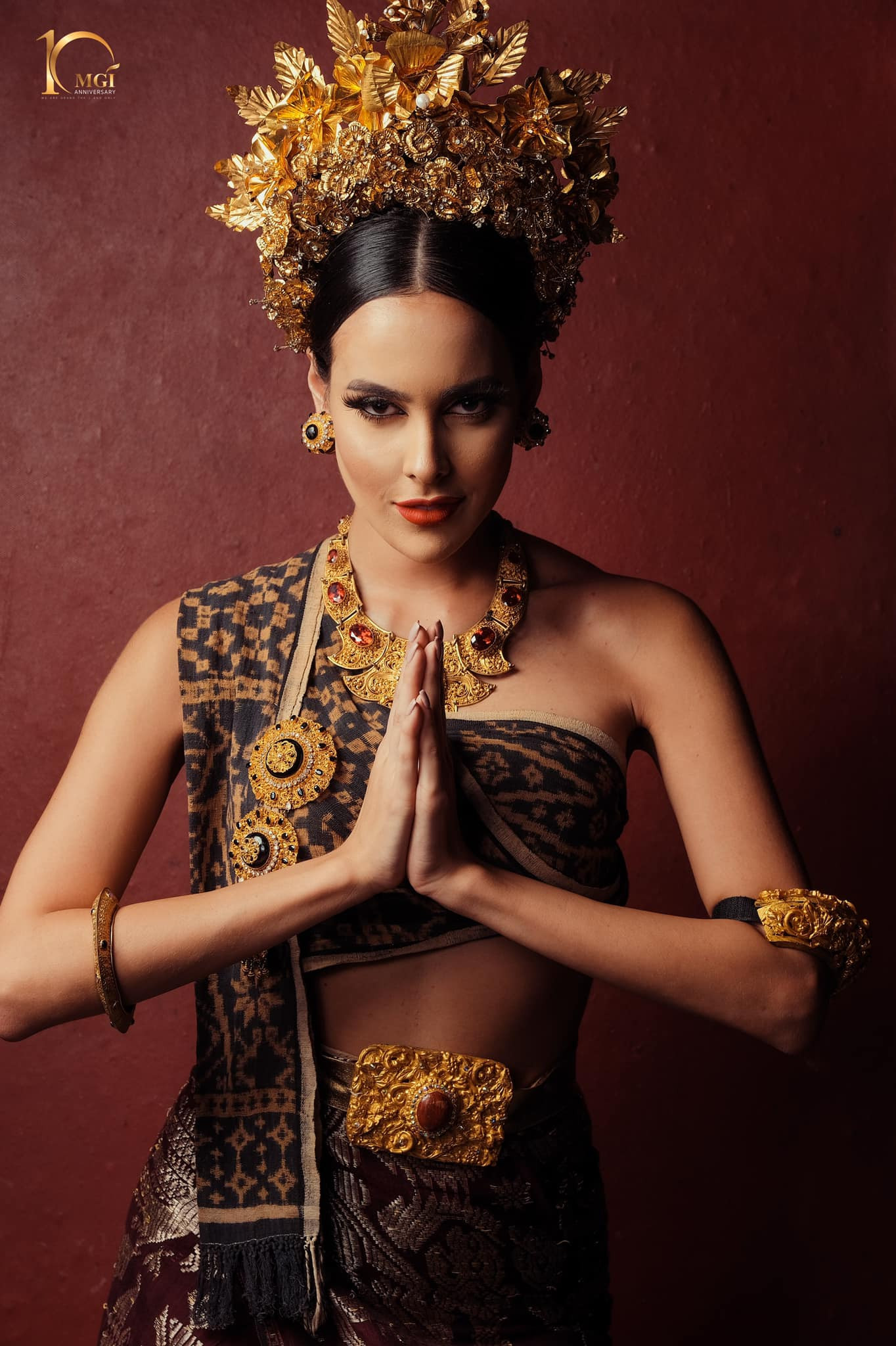  traje tradicional indonesio de candidatas a miss grand international 2022.	 - Página 5 ZppgkX